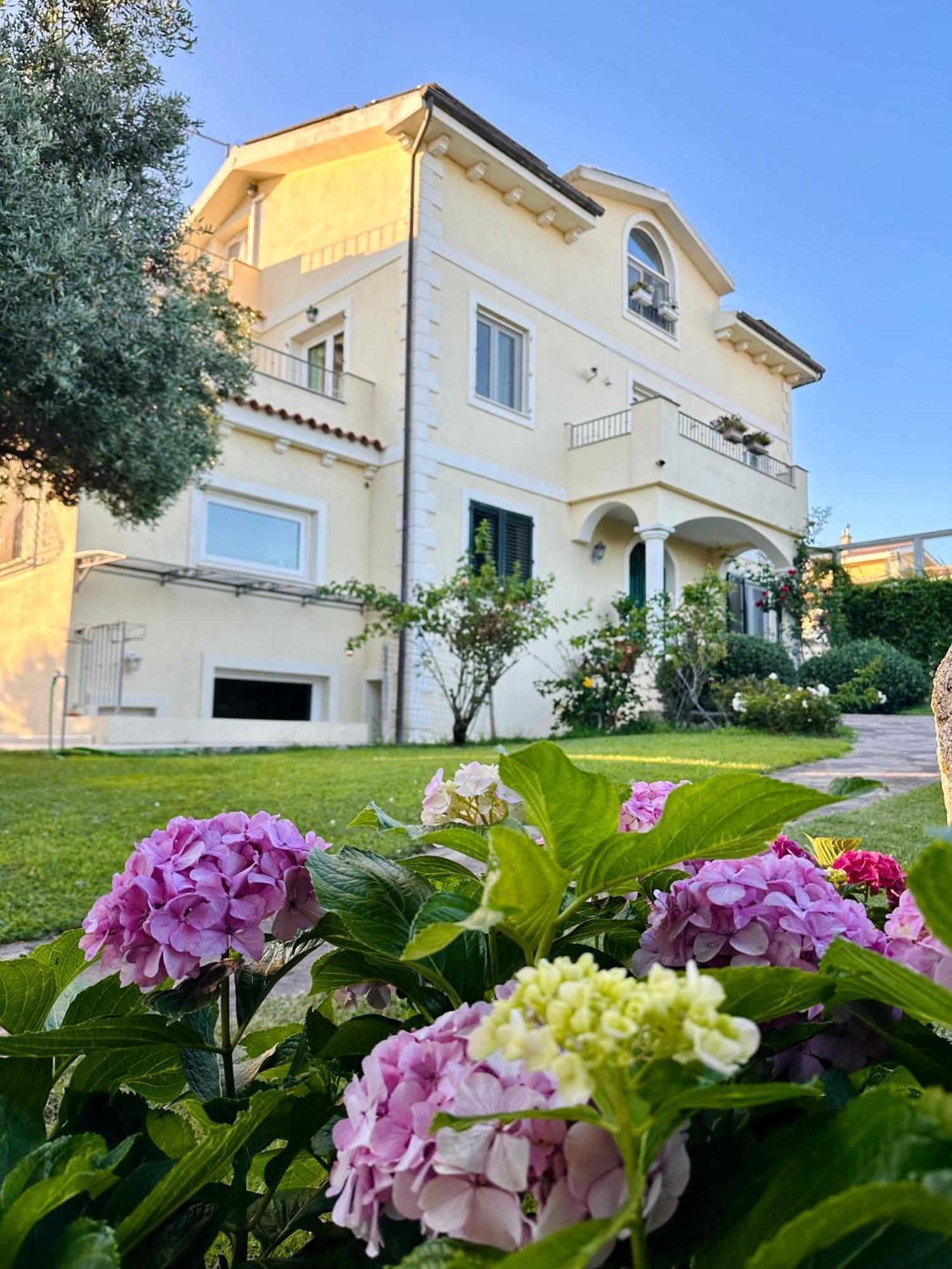 Villa Luce B&B Olbia Exterior foto